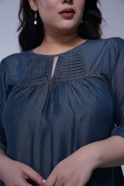 Denim top with pleat